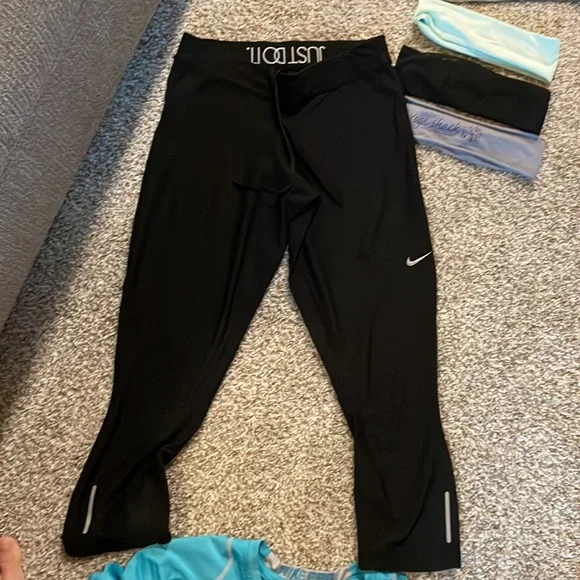 NIKE BUNDLE - Picture 7 of 16